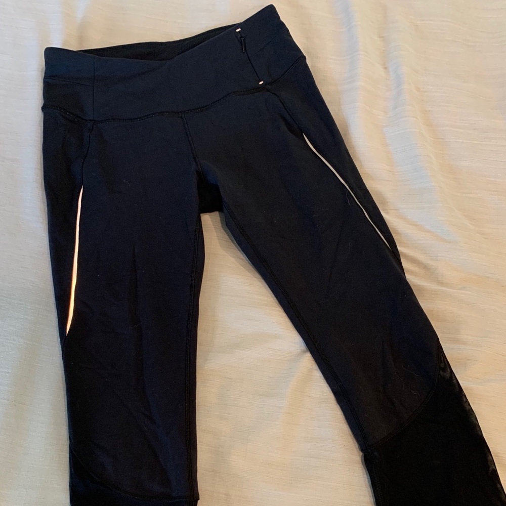 CALIA Mesh Detail High-Waisted Capris